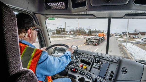 Form 2290 for 2026: Filing Deadlines, HVUT Rates, and Key Requirements for Truck Owners